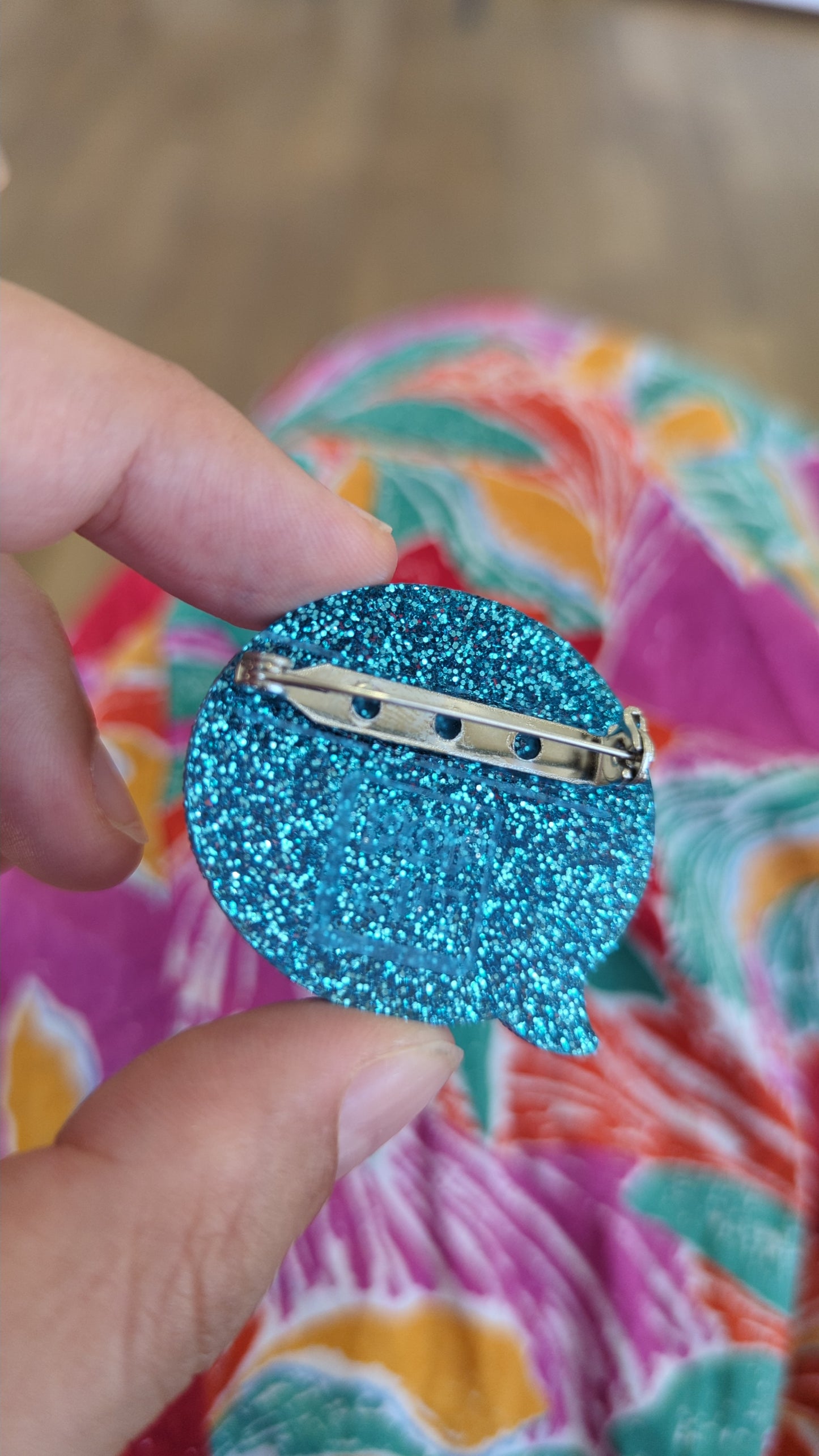 Broche "Vu et s'en tape"
