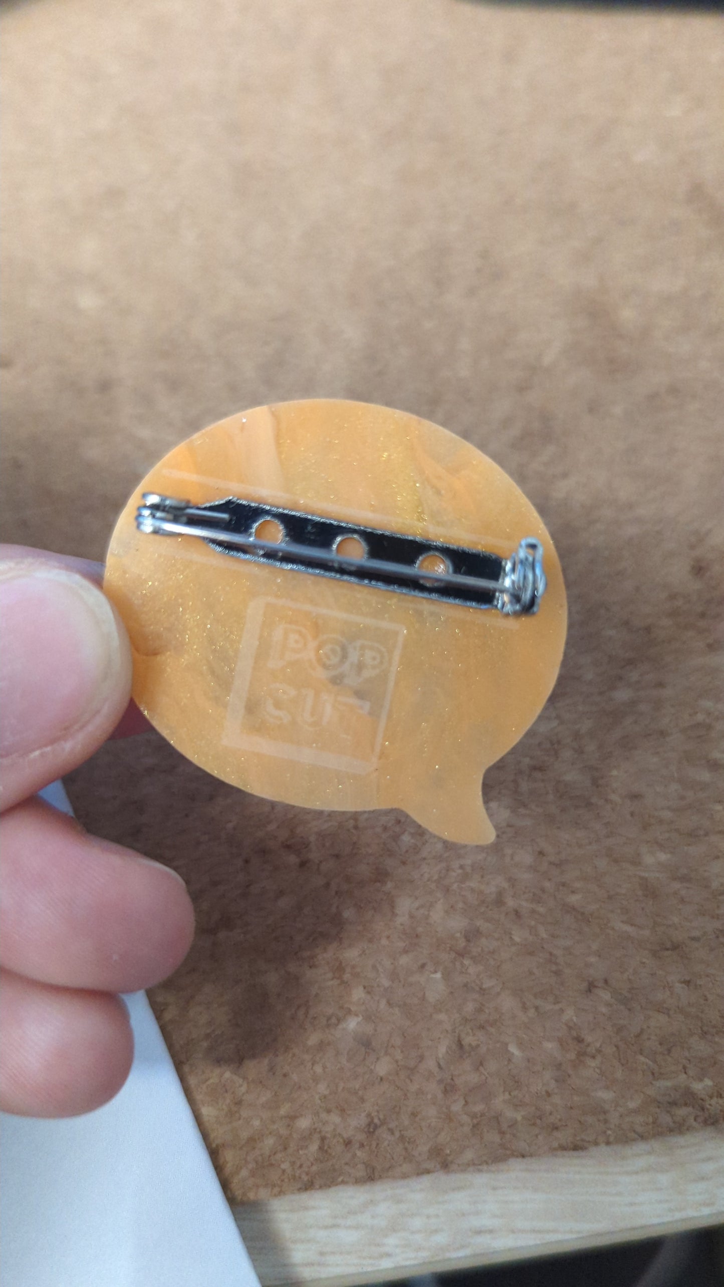 Broche "Tout travail mérite sa bière 🍺"