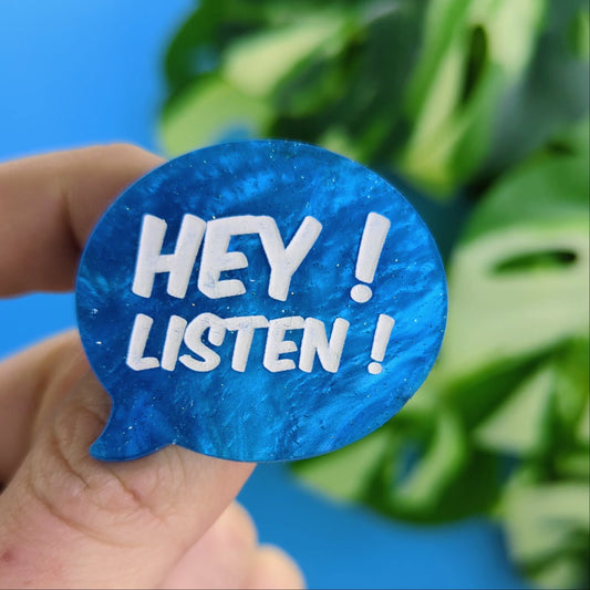 Broche "Listen"